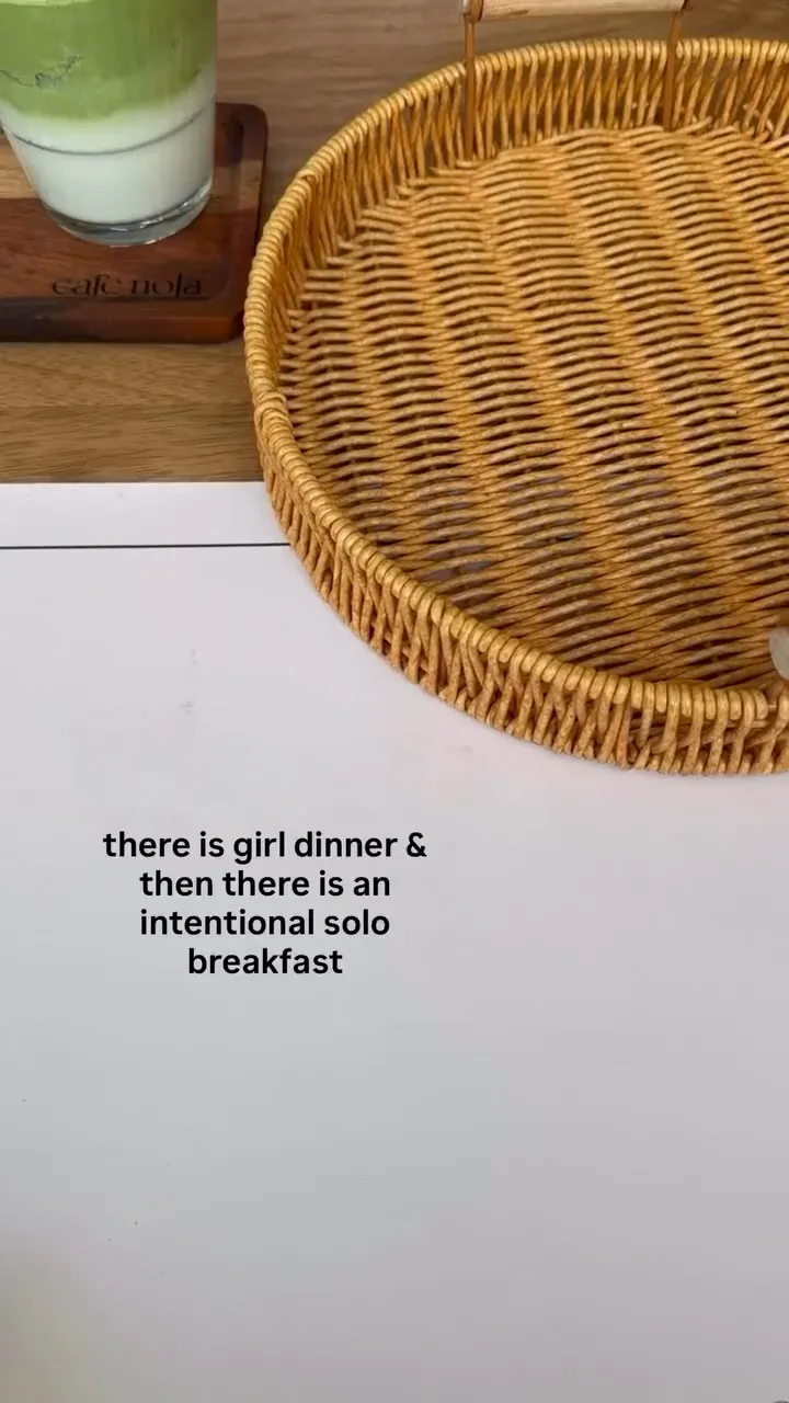 Pistachio Velvet Foam & Sicilian Pralline